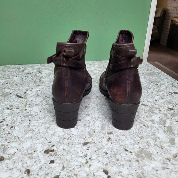 NEW UGGS Wedge Boot - Size 9 - Picture 4 of 5